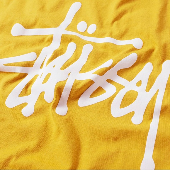 STUSSY Logo Basic Tee T-Shirt in Mustard Yellow Medium - Picture 6 of 8